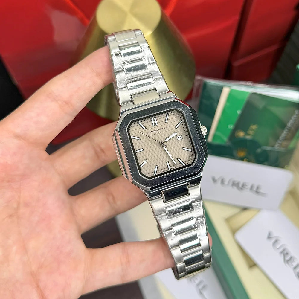 Patek Philippe - 40mm - Quartz